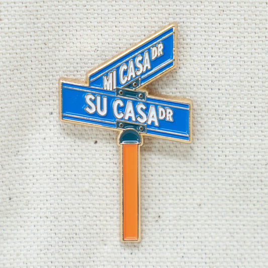 Mi Casa / Su Casa Enamel Pin